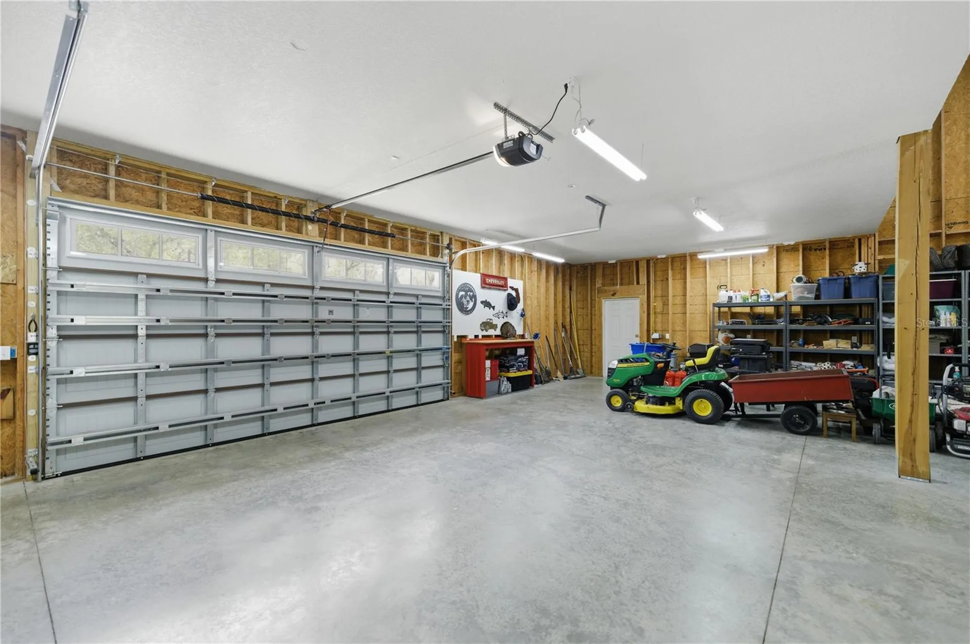 8121 County Road 243b Wildwood FL 34785