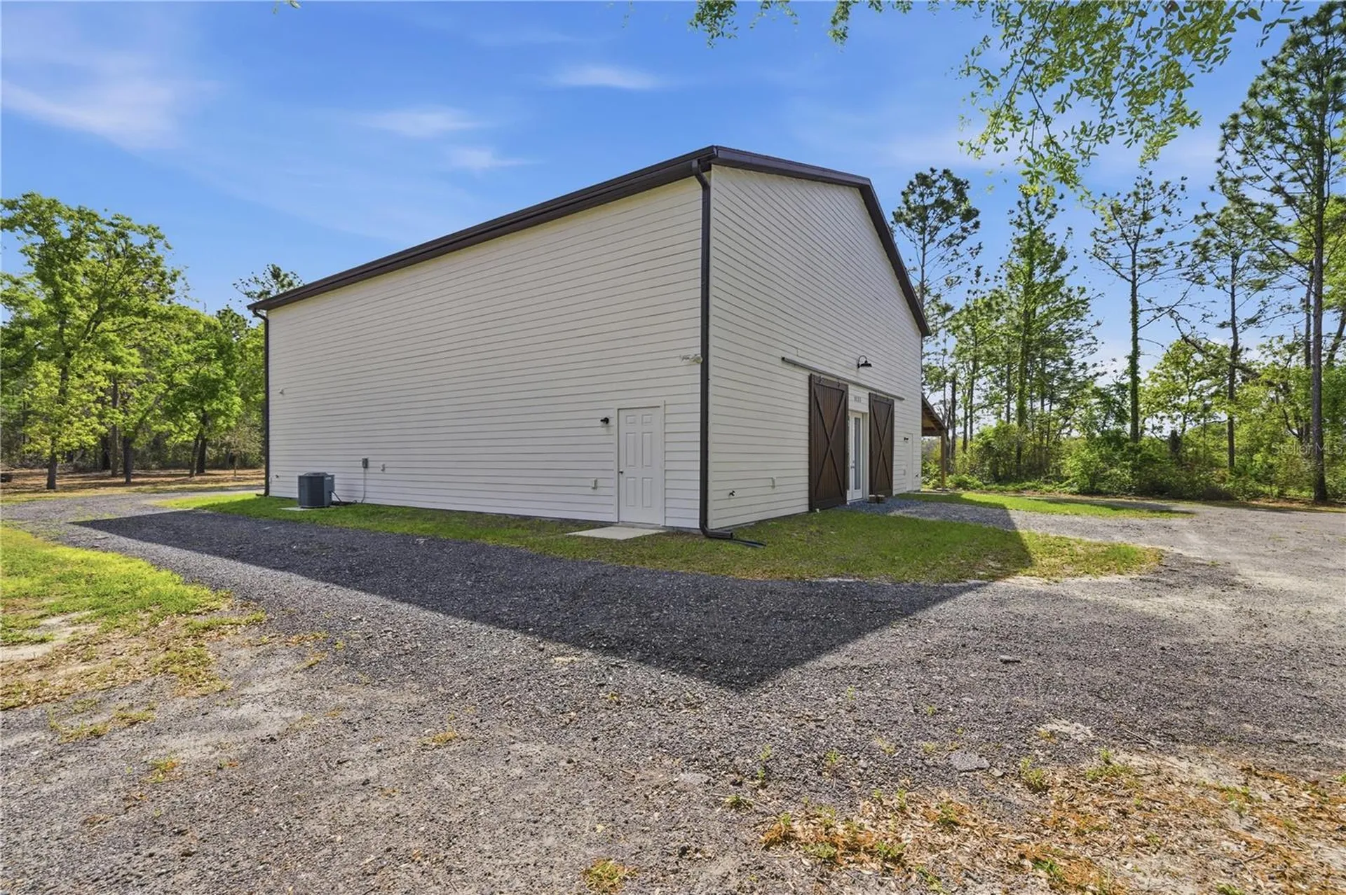 8121 County Road 243b Wildwood FL 34785