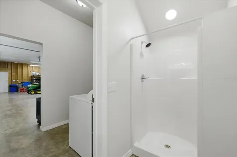 8121 County Road 243b Wildwood FL 34785