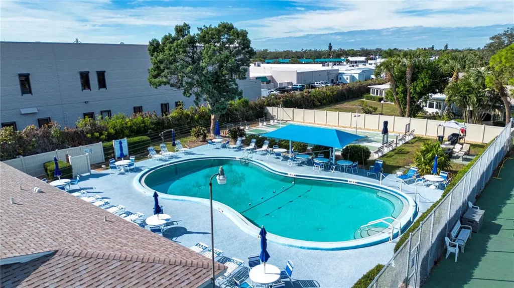 390 301 Boulevard W Bradenton FL 34205