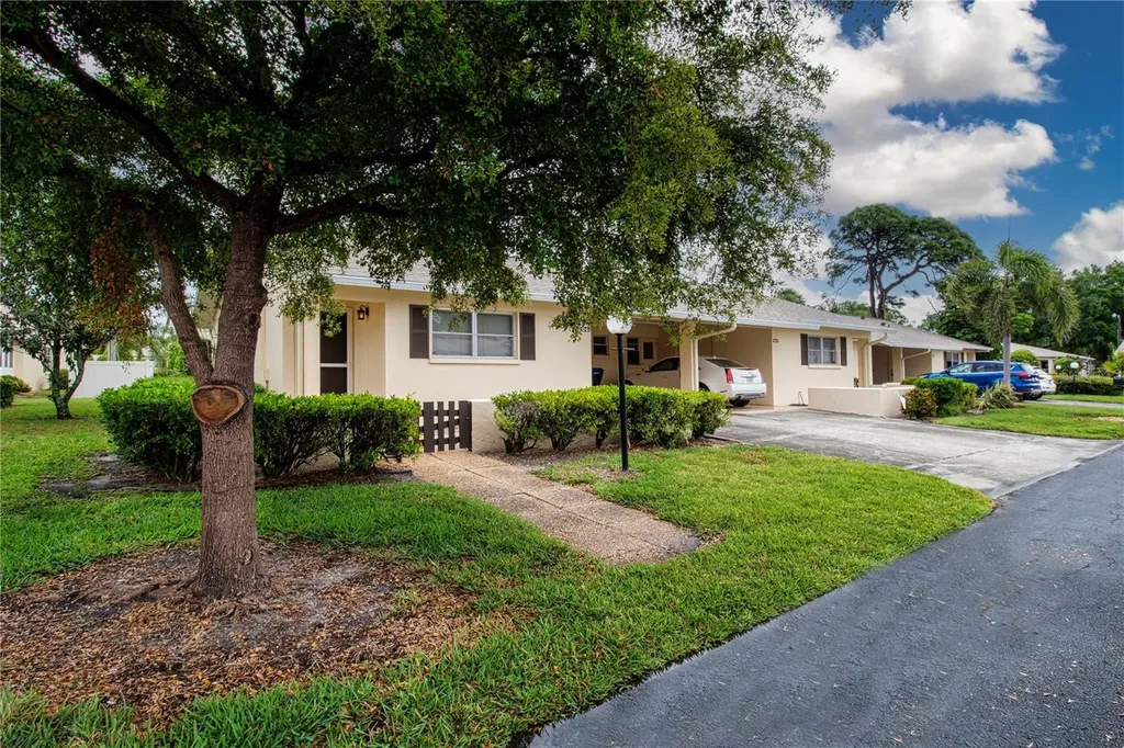 390 301 Boulevard W Bradenton FL 34205