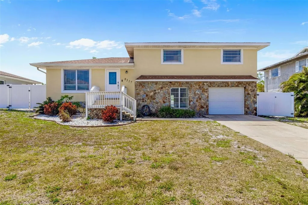 8517 43rd Avenue W Bradenton FL 34209