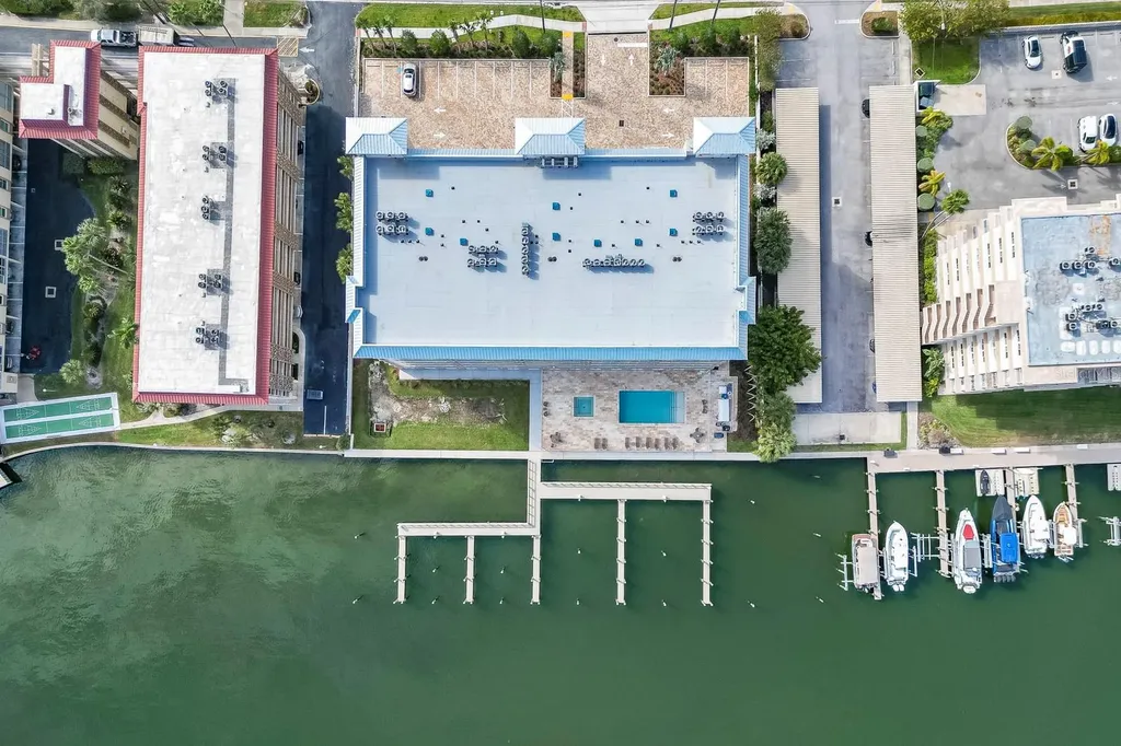 125 Island Way Clearwater Beach FL 33767
