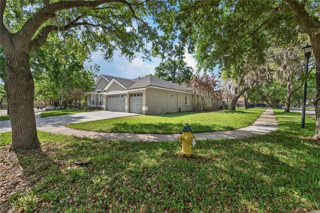 5608 Osprey Park Place Lithia FL 33547