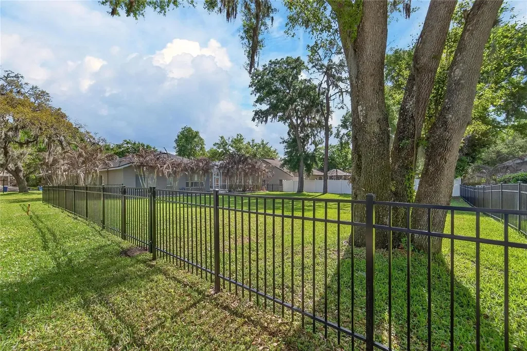 5608 Osprey Park Place Lithia FL 33547