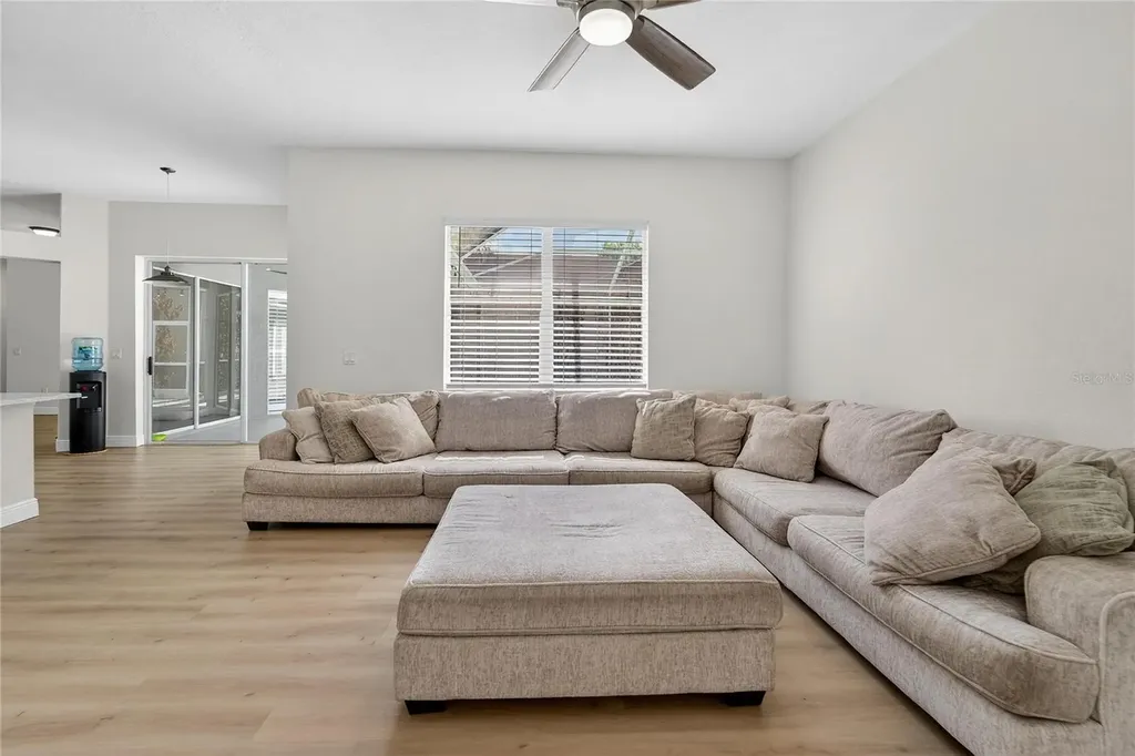 5608 Osprey Park Place Lithia FL 33547