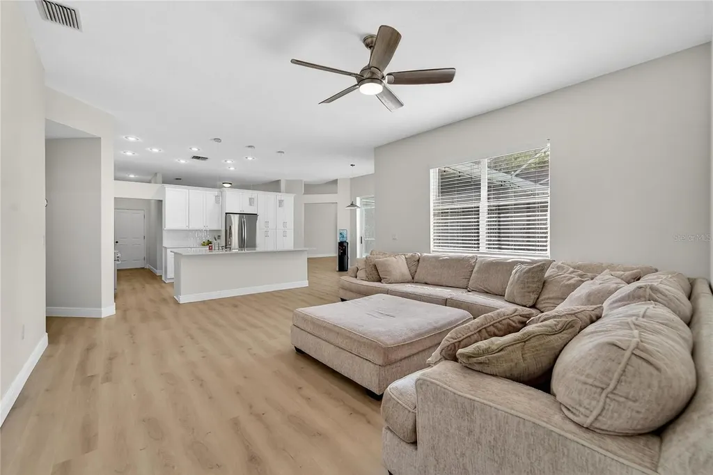 5608 Osprey Park Place Lithia FL 33547