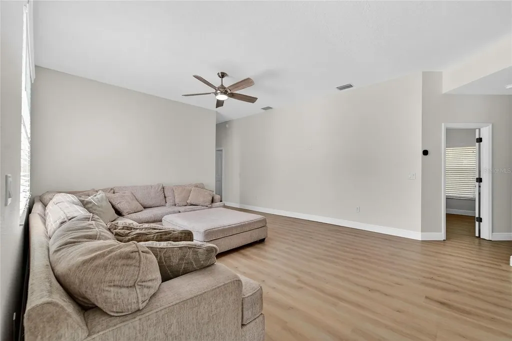 5608 Osprey Park Place Lithia FL 33547