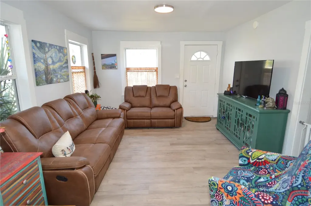 2852 60th Avenue N St Petersburg FL 33714