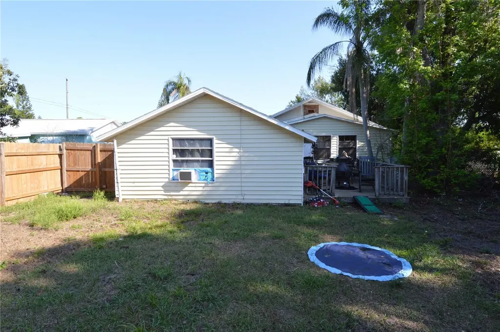 2852 60th Avenue N St Petersburg FL 33714