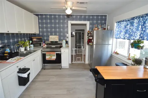 2852 60th Avenue N St Petersburg FL 33714