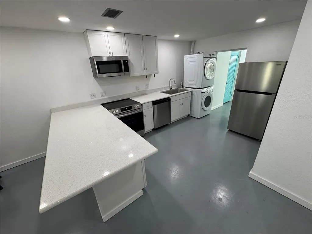 5720 13th Avenue N St Petersburg FL 33710