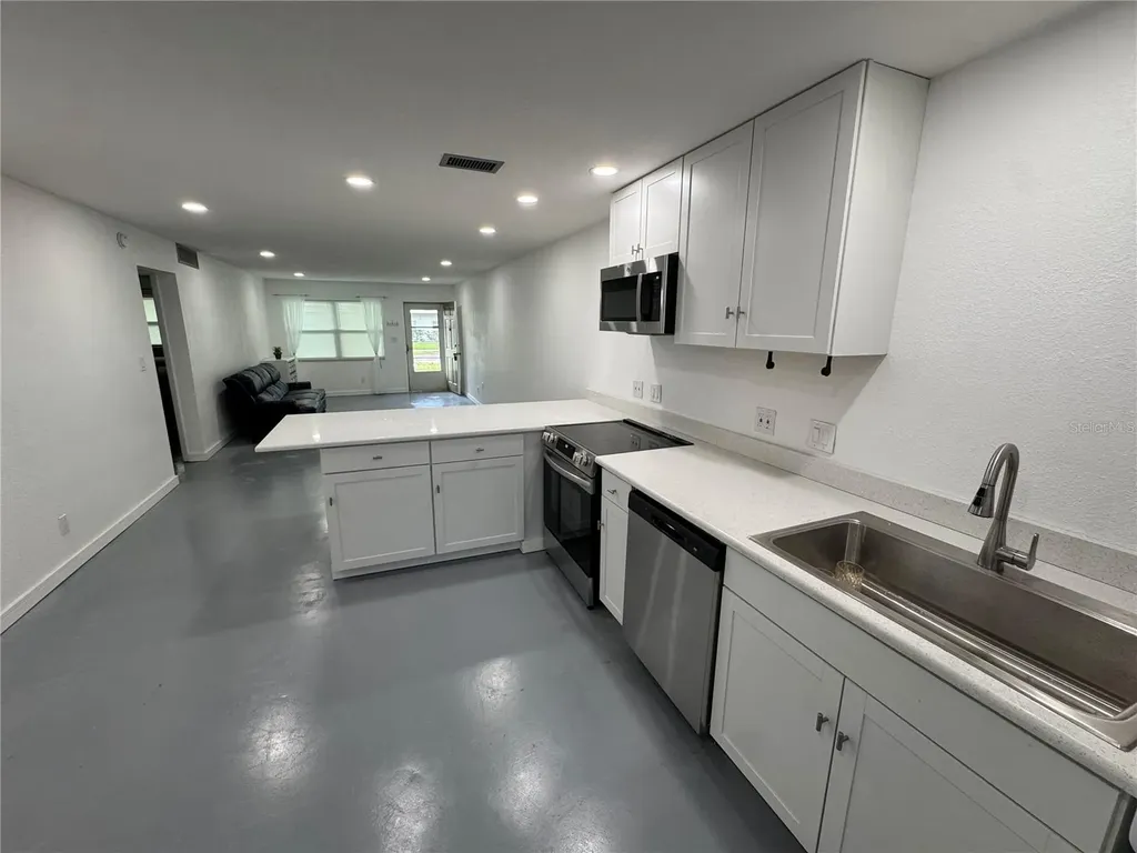 5720 13th Avenue N St Petersburg FL 33710