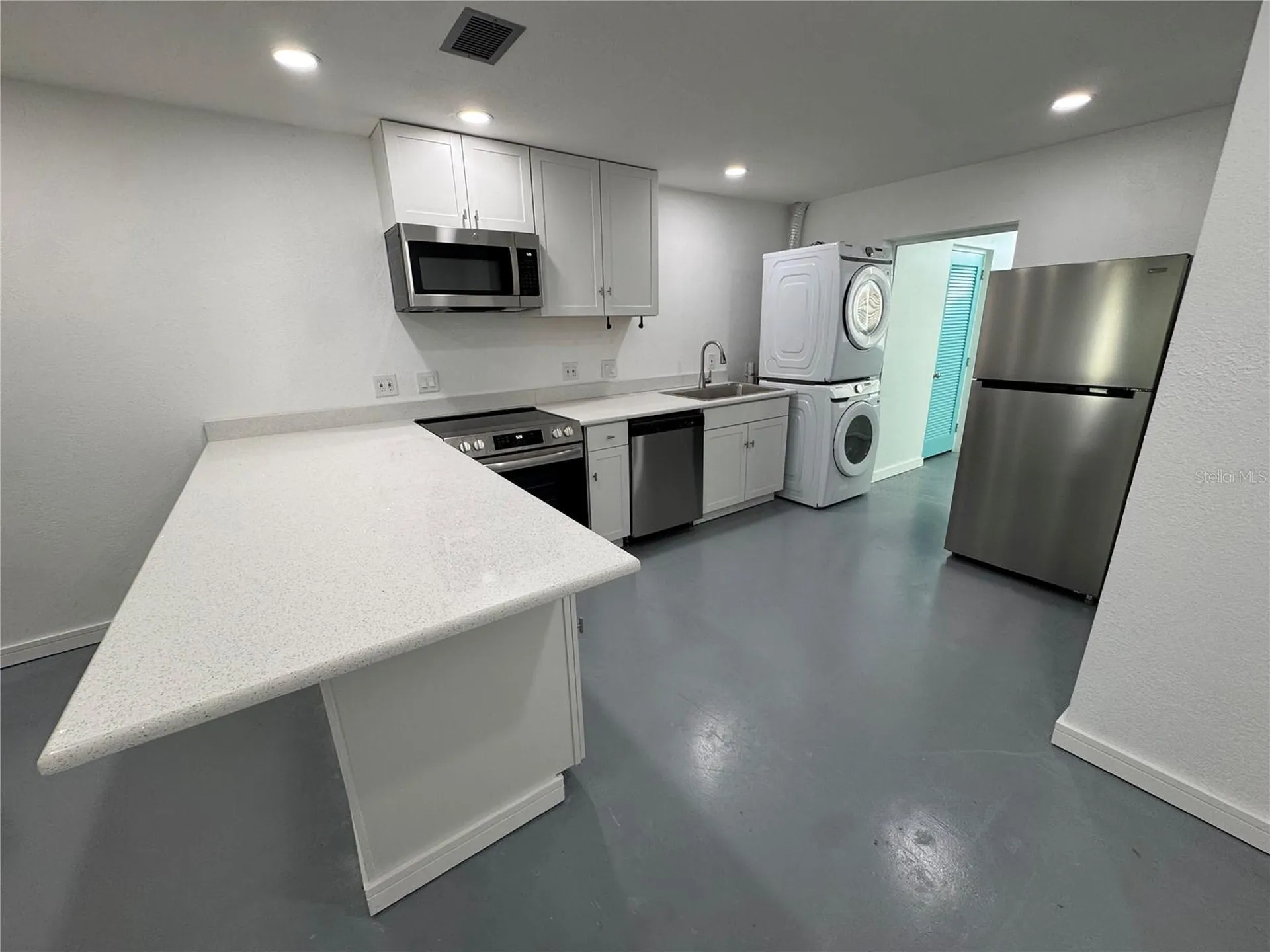 5720 13th Avenue N St Petersburg FL 33710