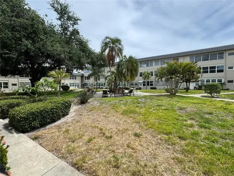 5720 13th Avenue N St Petersburg FL 33710