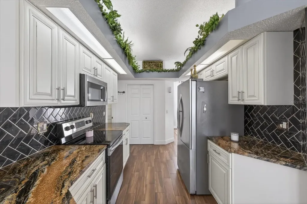 4613 Mariner Boulevard Spring Hill FL 34609