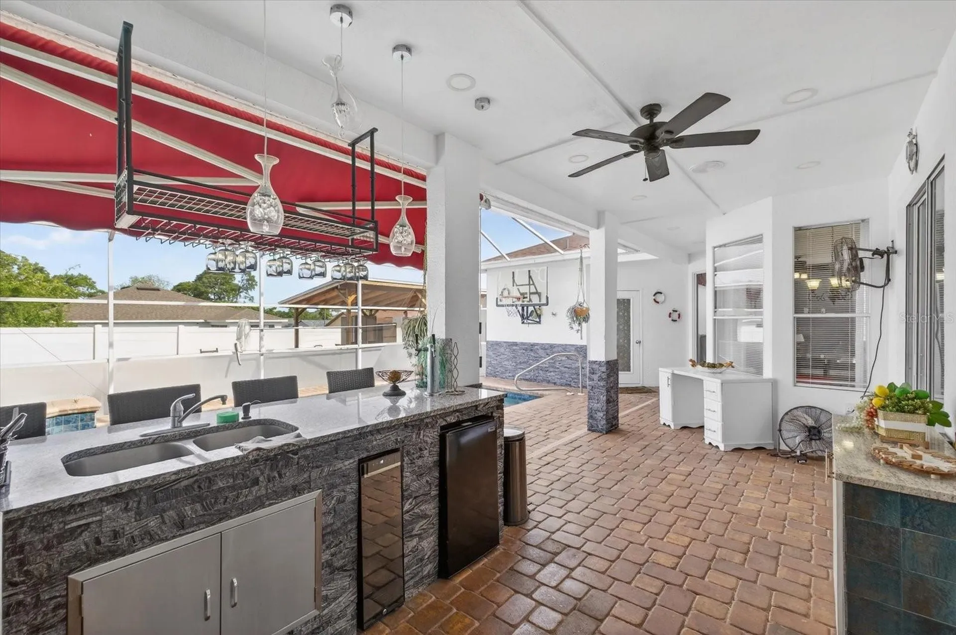 4613 Mariner Boulevard Spring Hill FL 34609