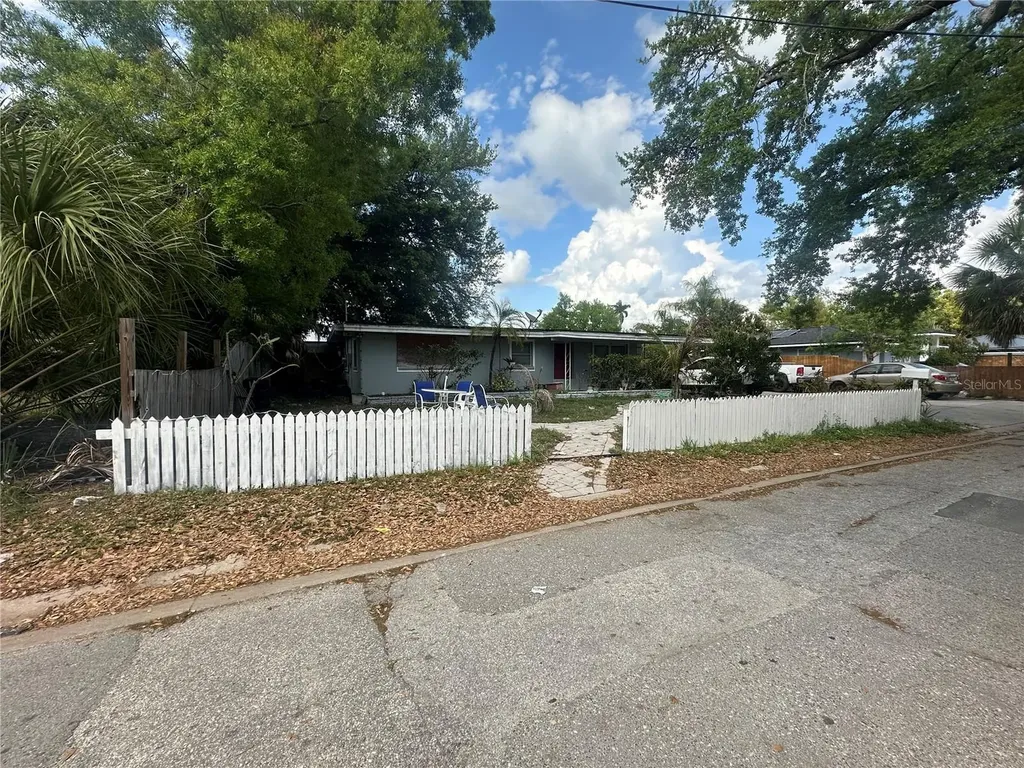 1525 7th Avenue Drive E Bradenton FL 34208