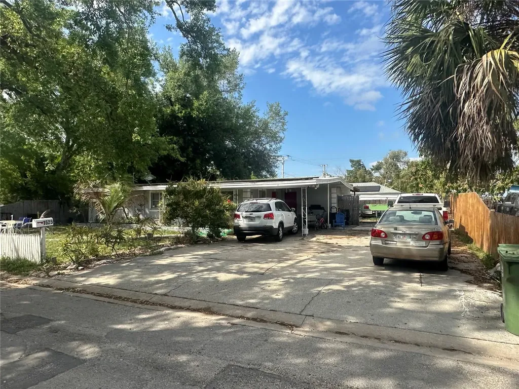 1525 7th Avenue Drive E Bradenton FL 34208
