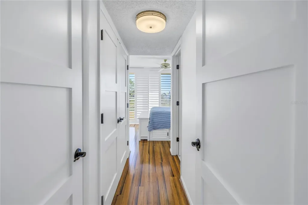 2795 Kipps Colony Drive S St Petersburg FL 33707