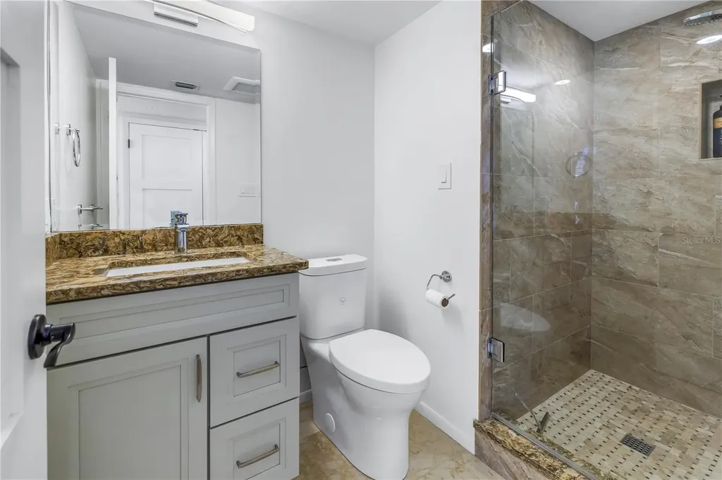 2795 Kipps Colony Drive S St Petersburg FL 33707