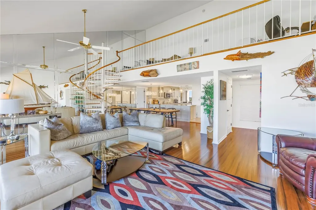 2795 Kipps Colony Drive S St Petersburg FL 33707