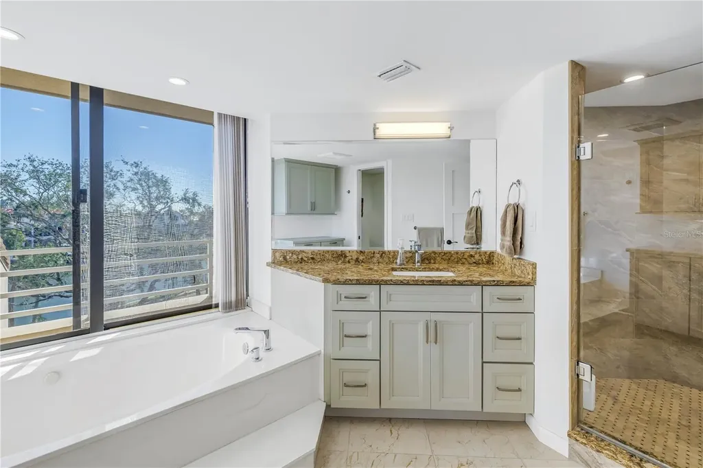 2795 Kipps Colony Drive S St Petersburg FL 33707