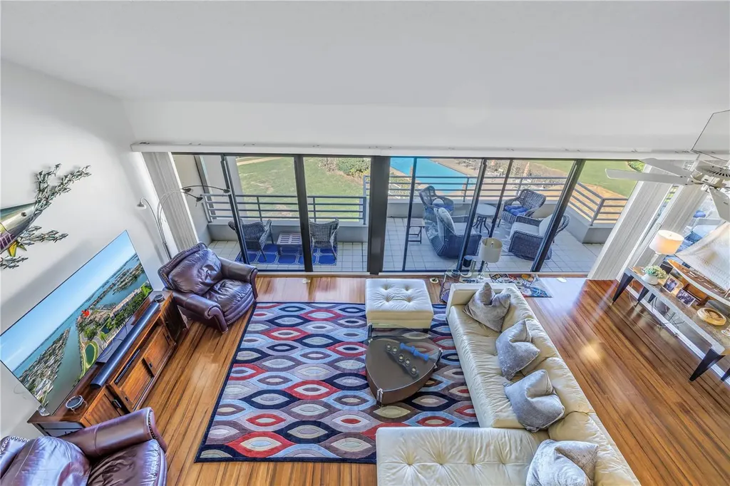 2795 Kipps Colony Drive S St Petersburg FL 33707