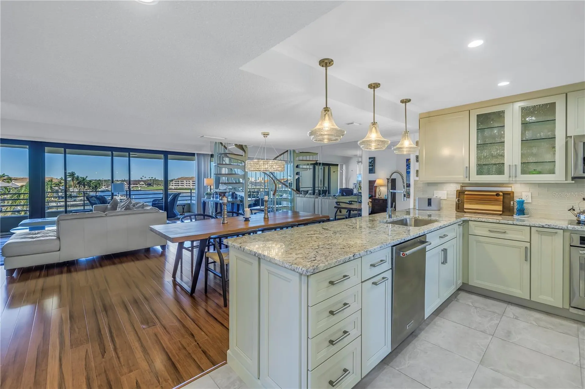 2795 Kipps Colony Drive S St Petersburg FL 33707