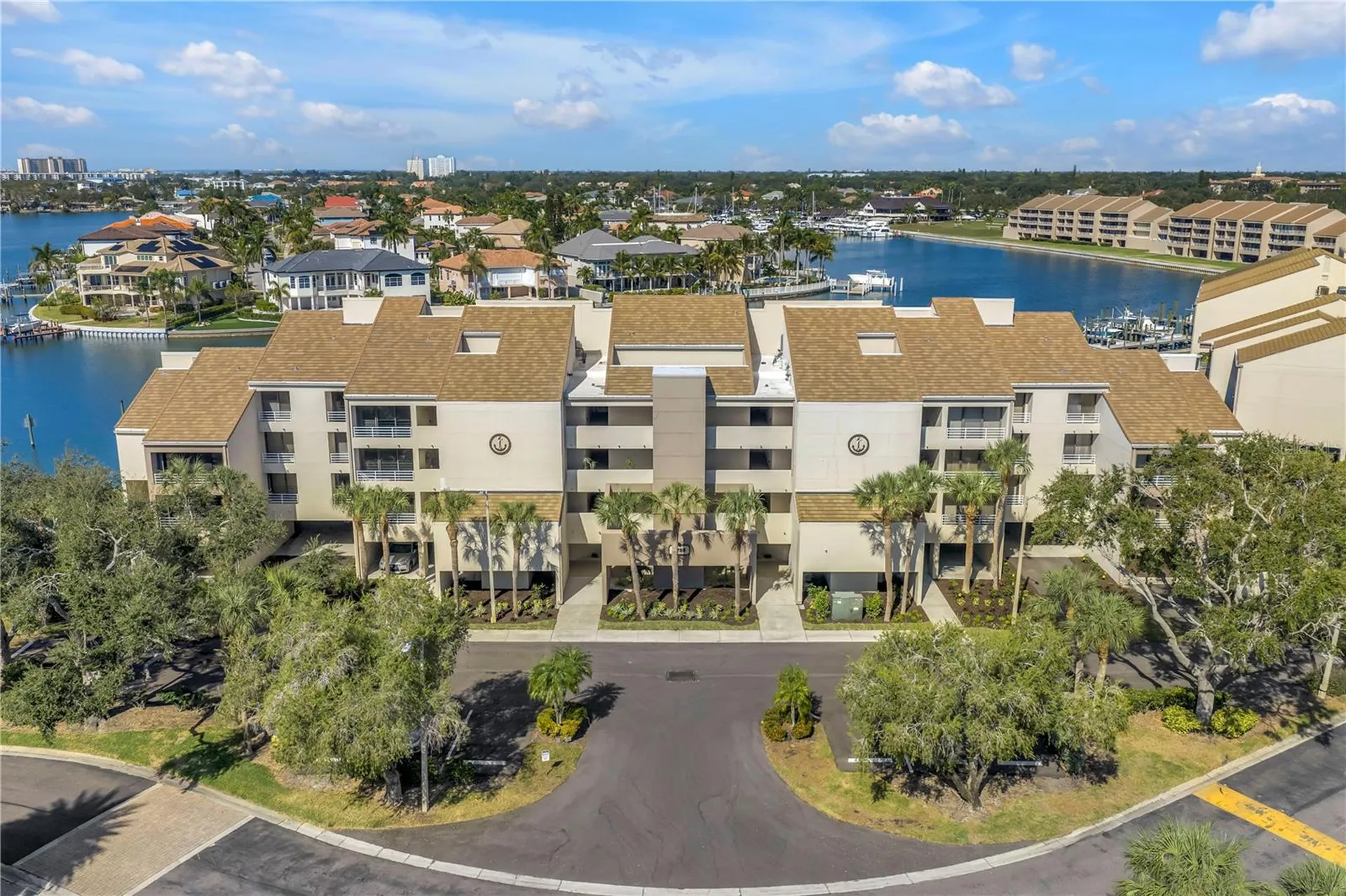 2795 Kipps Colony Drive S St Petersburg FL 33707