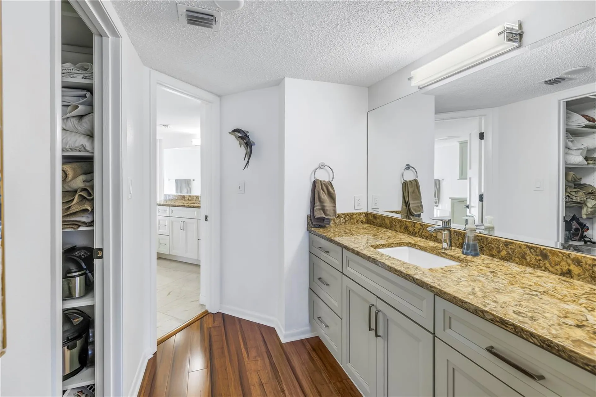 2795 Kipps Colony Drive S St Petersburg FL 33707