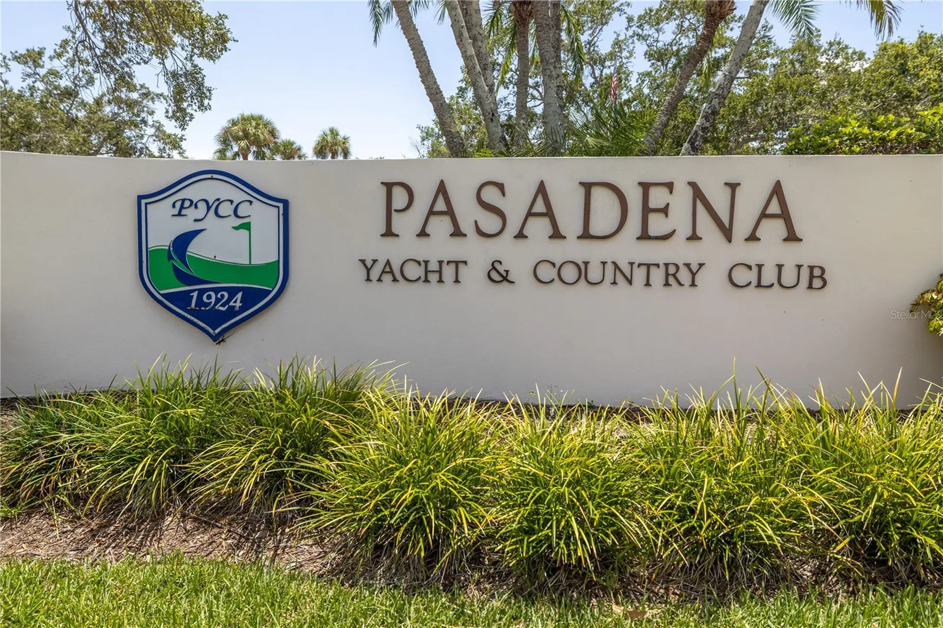 2795 Kipps Colony Drive S St Petersburg FL 33707