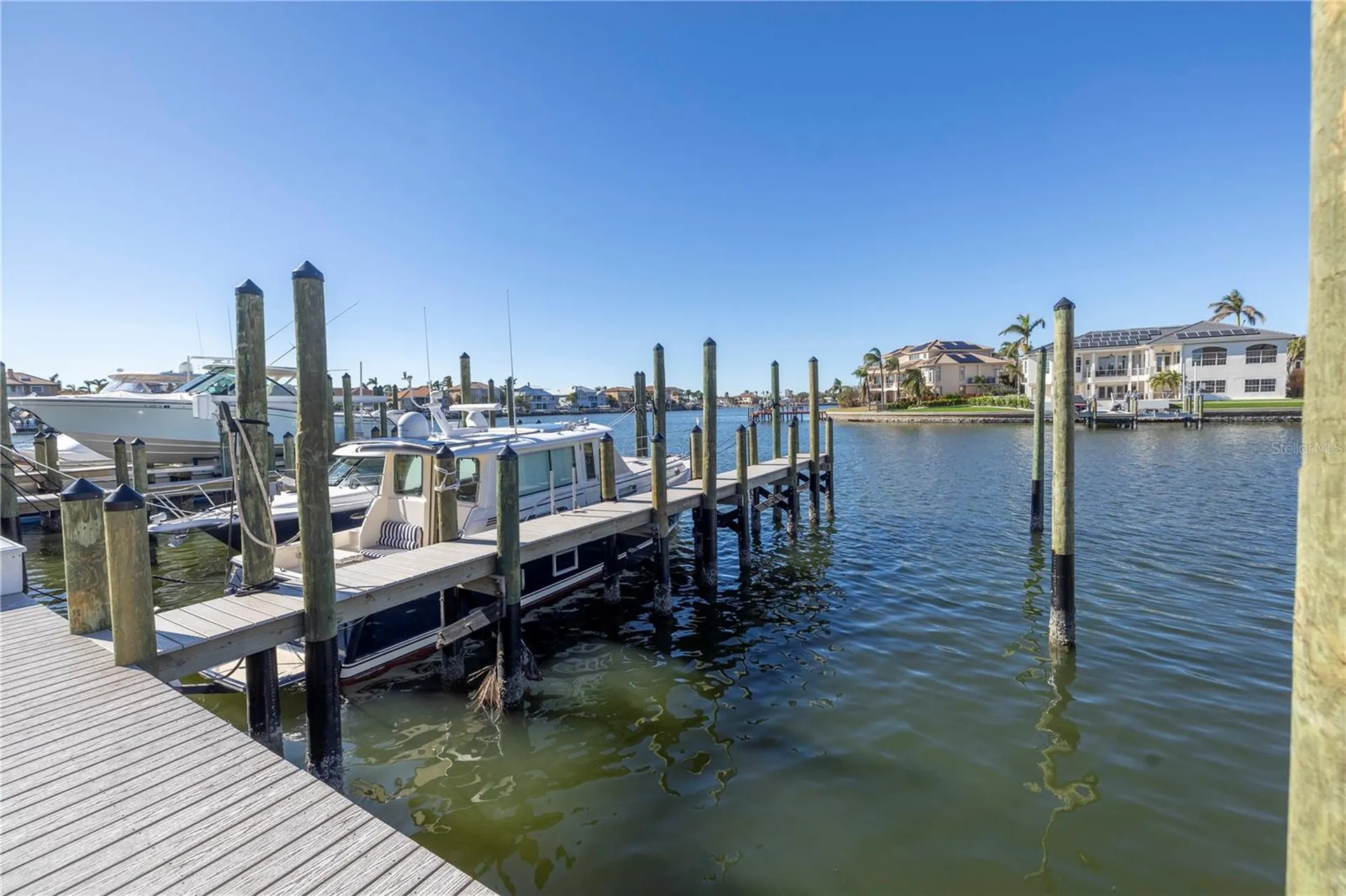 2795 Kipps Colony Drive S St Petersburg FL 33707
