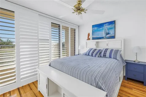 2795 Kipps Colony Drive S St Petersburg FL 33707