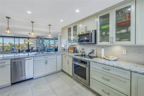 2795 Kipps Colony Drive S St Petersburg FL 33707