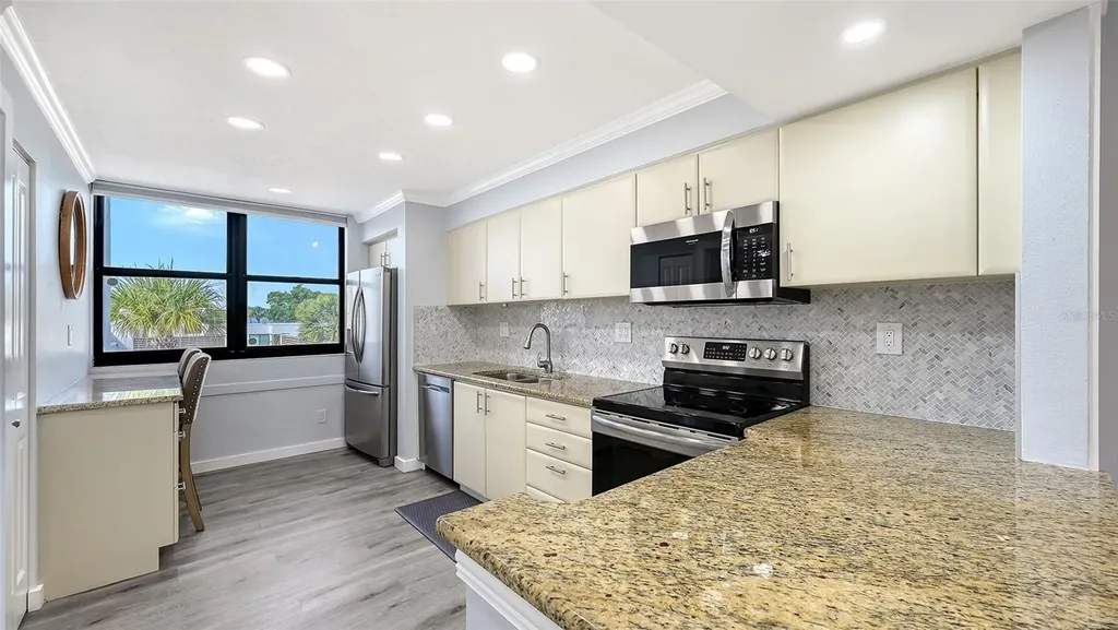 706 Bayport Way Longboat Key FL 34228