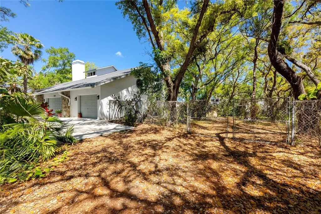 9753 78th Avenue N Seminole FL 33777