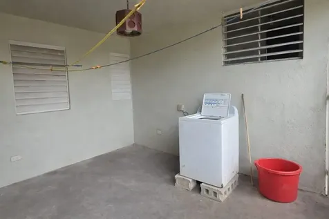 Calle 17 Y 10 Extension Villa Rica Bayamon PR 00956