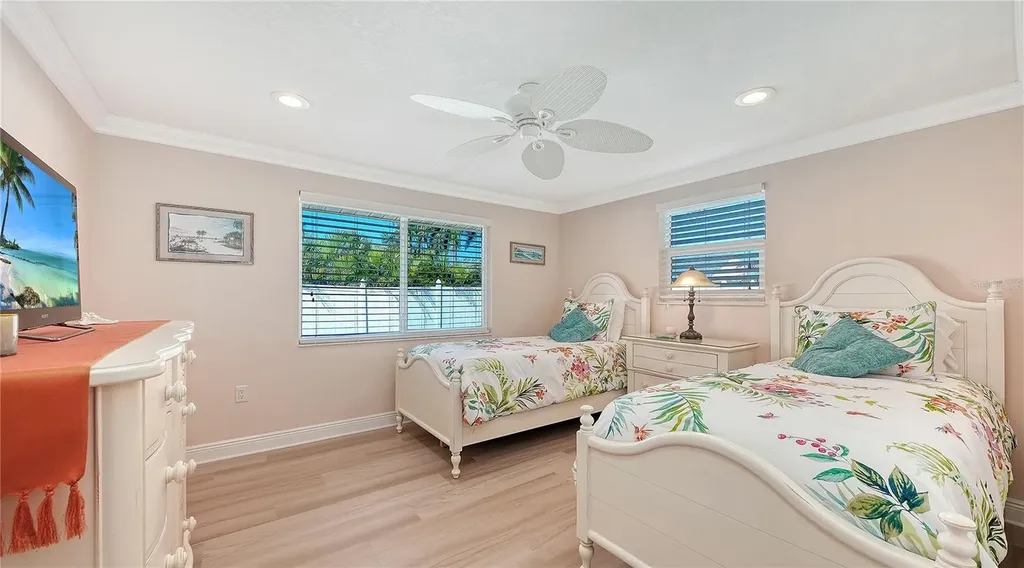 6620 Avenue C Sarasota FL 34231