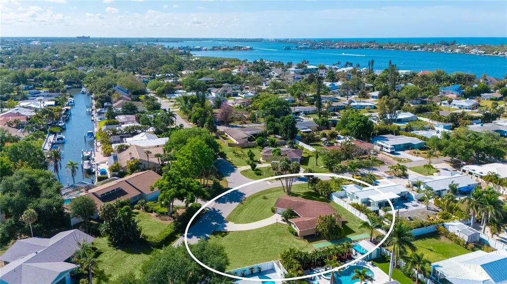 6620 Avenue C Sarasota FL 34231