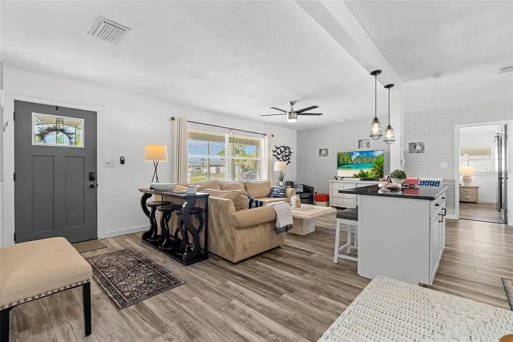 10943 90th Avenue Seminole FL 33772