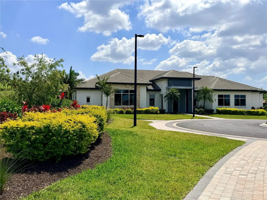 6111 Mesa Glen Bradenton FL 34203