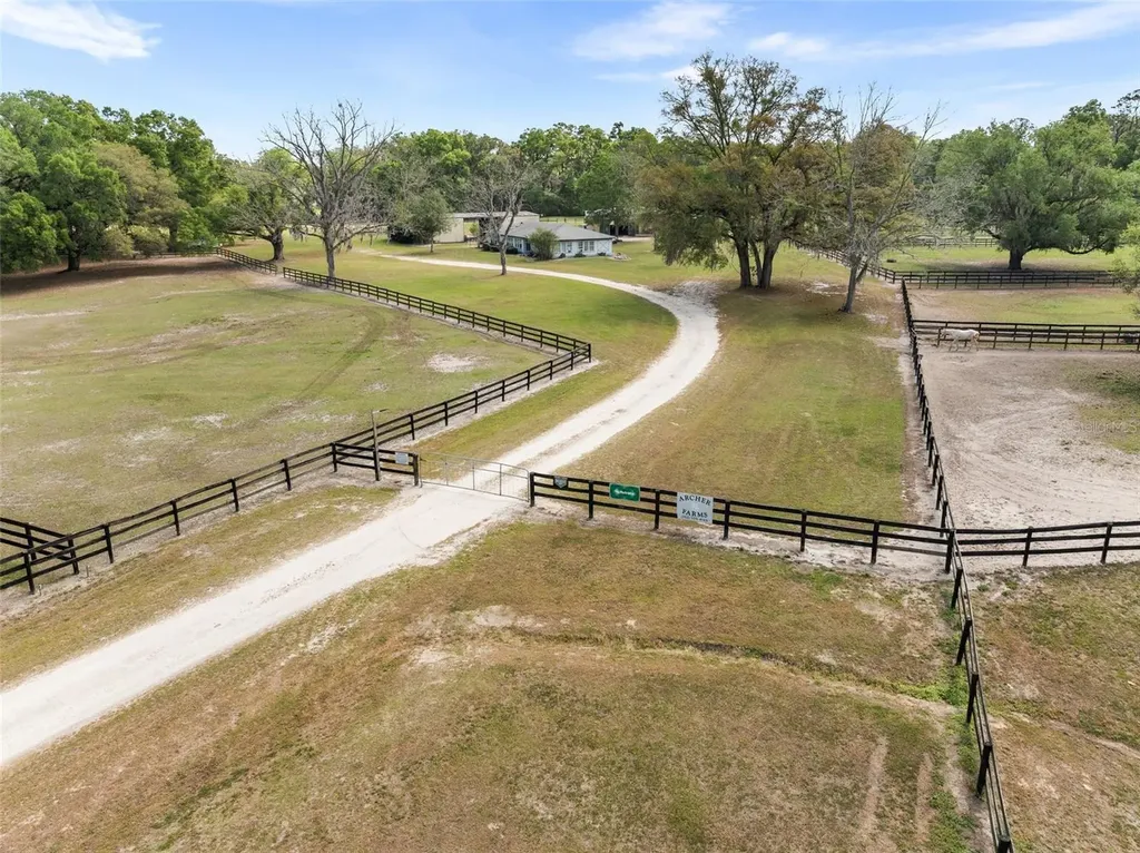 16525 SW 5th Place Newberry FL 32669