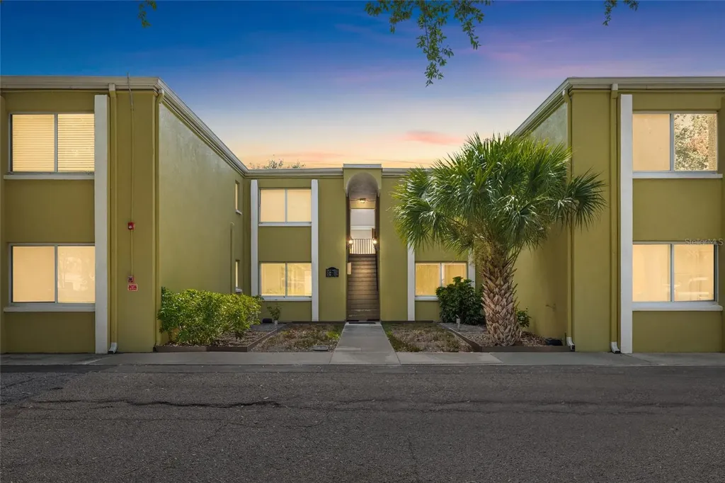 3206 W Azeele Street Tampa FL 33609