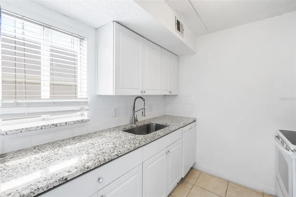 3206 W Azeele Street Tampa FL 33609
