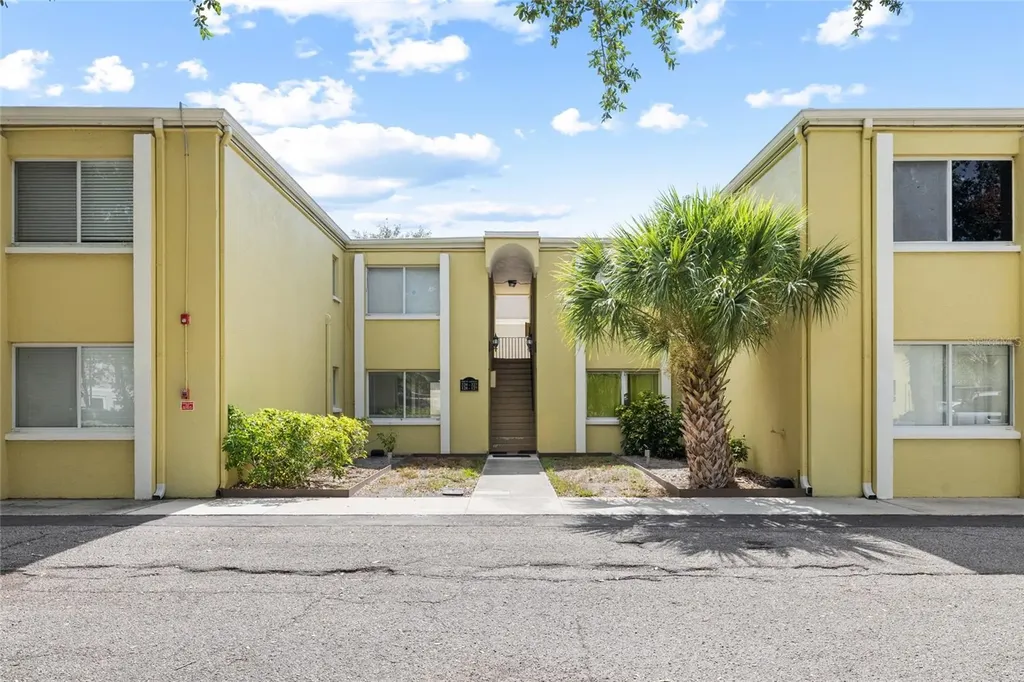 3206 W Azeele Street Tampa FL 33609