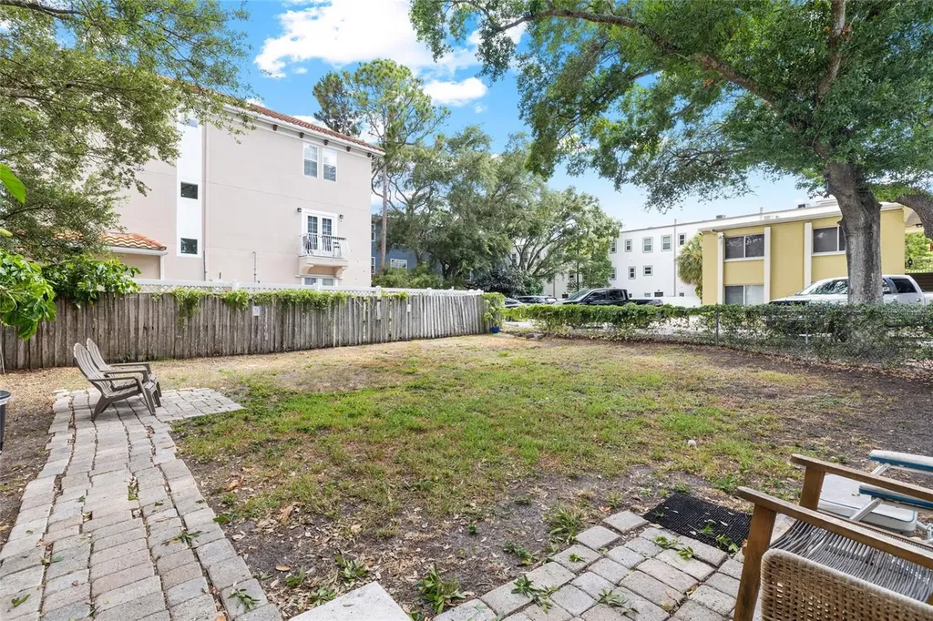 3206 W Azeele Street Tampa FL 33609