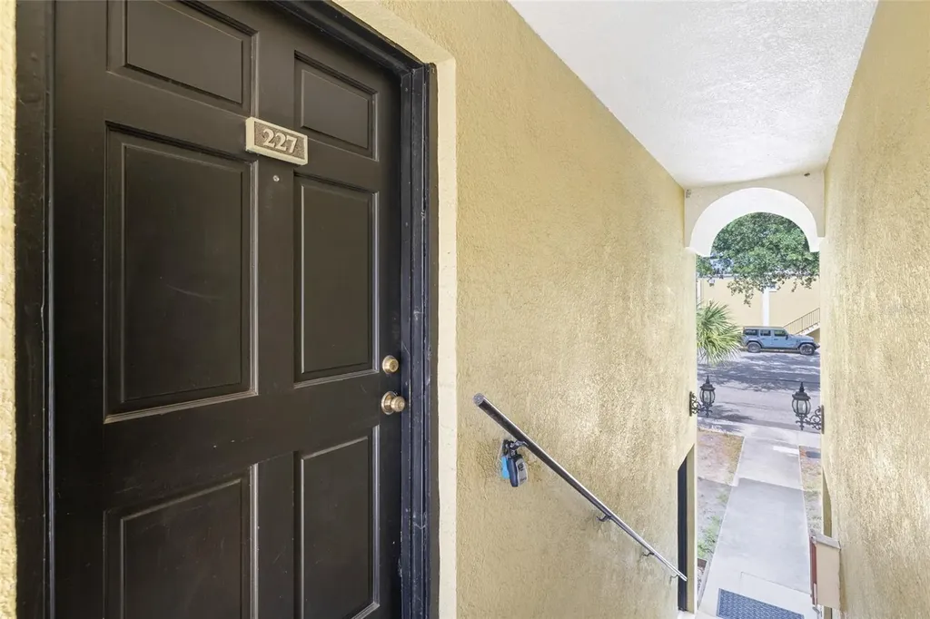 3206 W Azeele Street Tampa FL 33609