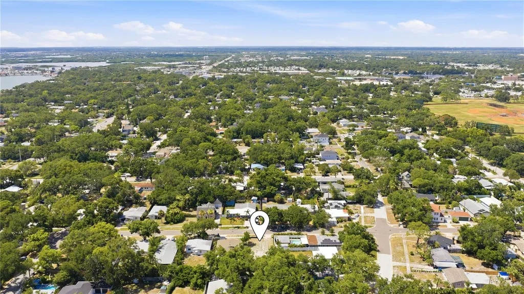 8056 28th Avenue N St Petersburg FL 33710
