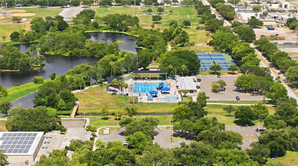 8056 28th Avenue N St Petersburg FL 33710